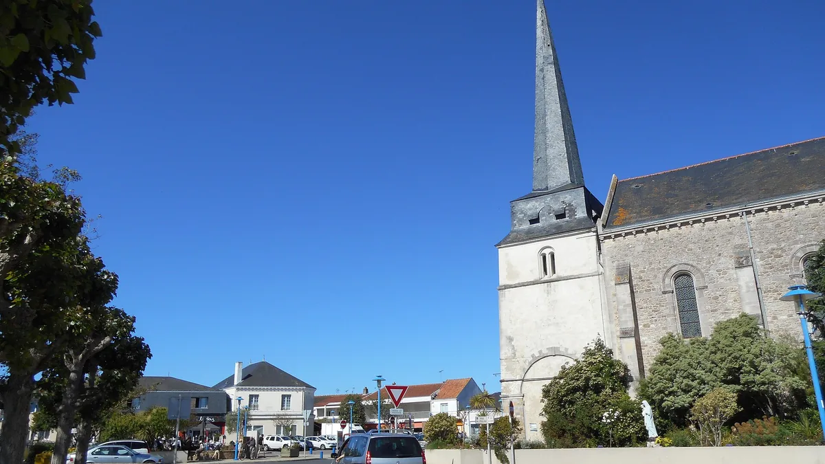 Vacances à Notre-Dame-de-Monts : l'église Notre-Dame-de-l'Assomption dans le bourg