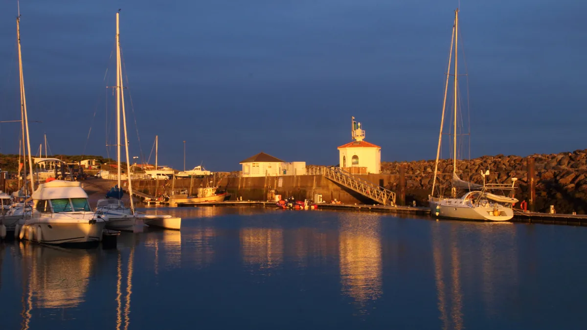 Vacances à Talmont-Saint-Hilaire : bateaux au port de plaisance de Port Bourgenay